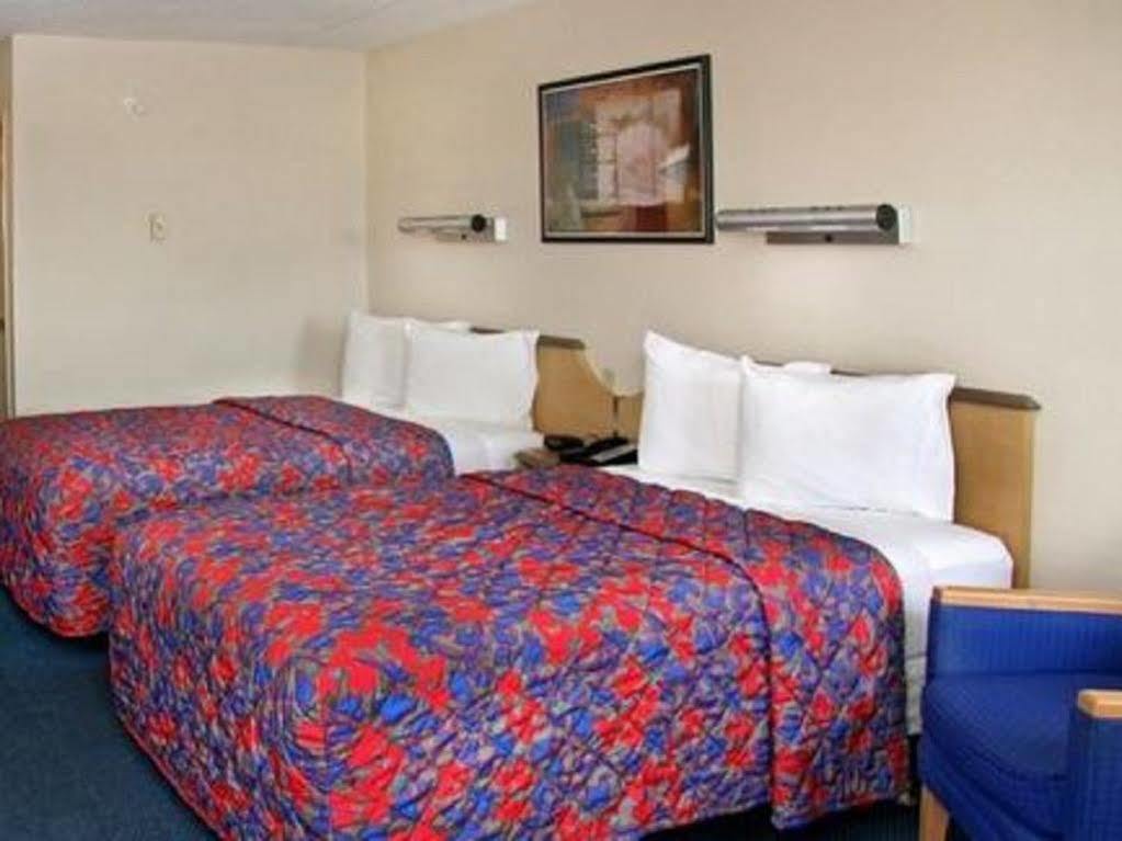 Red Roof Inn Mt Laurel Mount Laurel Bagian luar foto